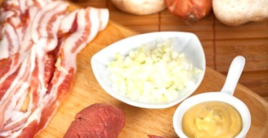 Эскалоп из индейки фаршированный шпинатом и моцареллой