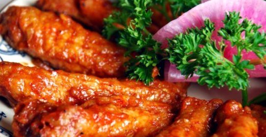 Куриные крылышки с аджикой и чесноком