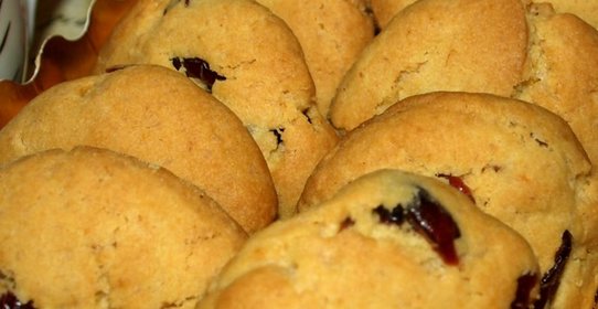 Апельсиновое печенье с вяленой клюквой