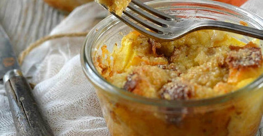 Булочка с персиком