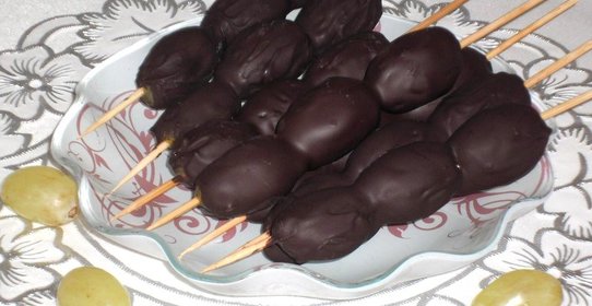 Виноград в шоколаде