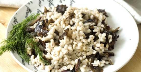 Перловая каша с грибами в горшочке