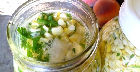 Маринованная кукуруза зернами