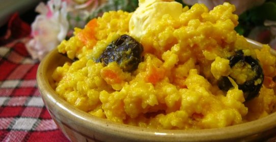 Каша пшенная с тыквой, морковью и черносливом