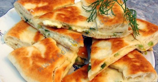 Тбилисские хачапури с сыром на сковороде