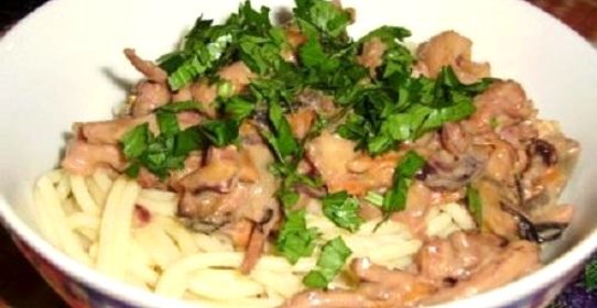 Морской коктейль со спагетти