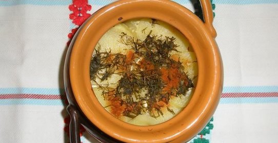 Картошка в горшочках в сметане