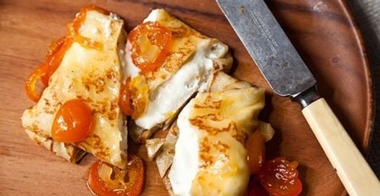 Блинчики с творогом в сметане