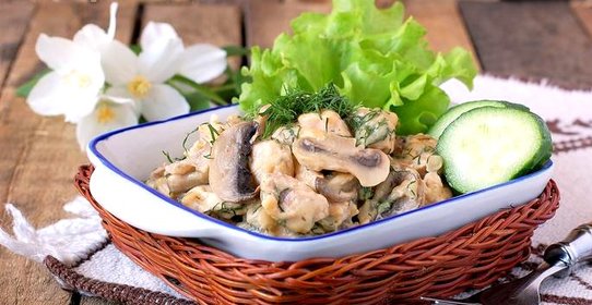 Курица с грибами в мультиварке