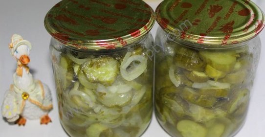 Маринованные огурцы с луком на зиму