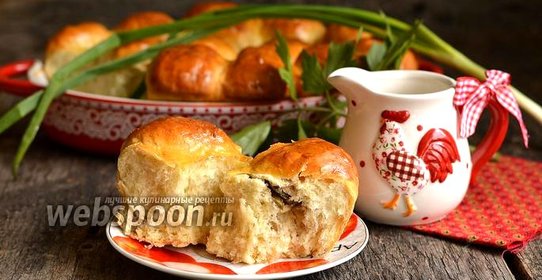 Пирожки с консервированным горошком, рисом и сардинами