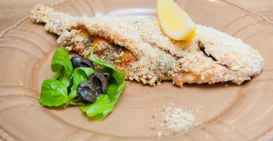 Дорада запеченная с тапинадом