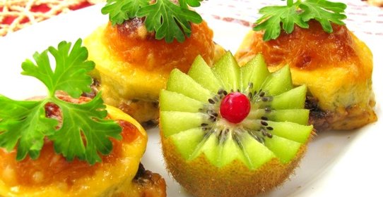 Говядина, жаренная с киви и абрикосами