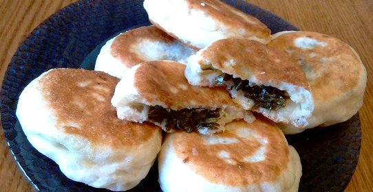 Пирожки со щавелем из дрожжевого теста