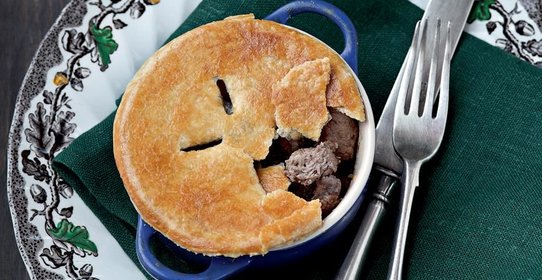 Английские пироги с цесаркой и потрошками