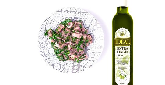 Жареные кальмары с петрушкой и лимоном