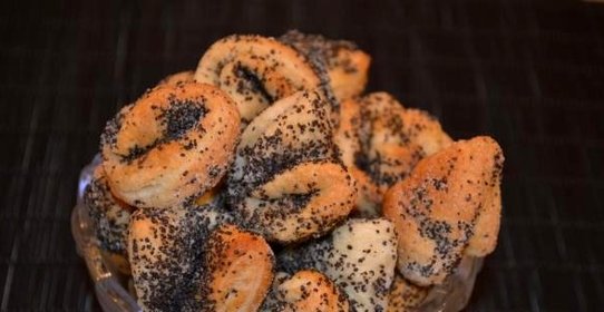 Слоеное печенье с маком