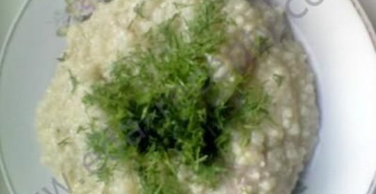 Пшеничная лимонная каша с зеленым горошком