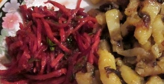 Жареная картошка с замороженными грибами