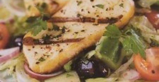 Салат с халлуми