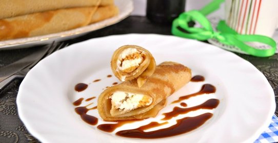 Кофейные блинчики с творожной массой и кофейным сиропом