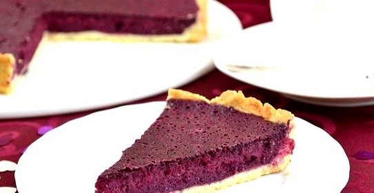 Пирог со смородиновым вареньем