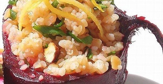 Печеная свекла с чечевицей и бургулем