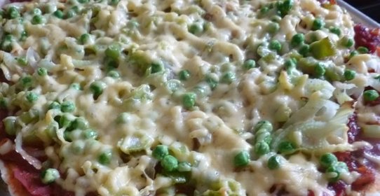 Пицца с фенхелем и зеленым горошком