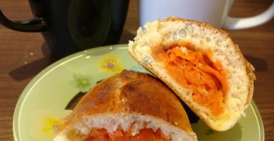 Сладкие пушистые дрожжевые пирожки с начинкой из моркови