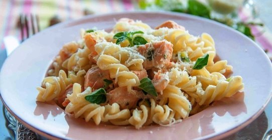 Паста с лососем в сливочном соусе