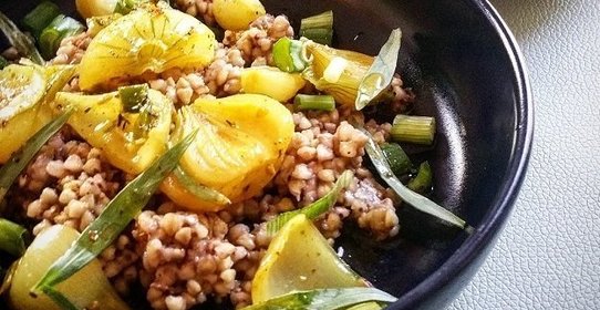 Гречка с молодым луком