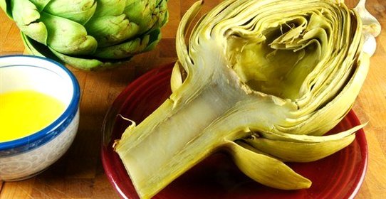 Артишоки с заправкой из лука-шалота, уксуса и оливкового масла