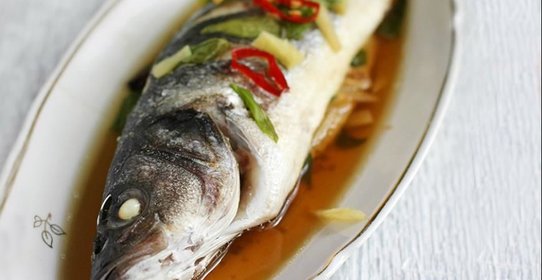 Рыба с имбирем и зеленым луком на пару