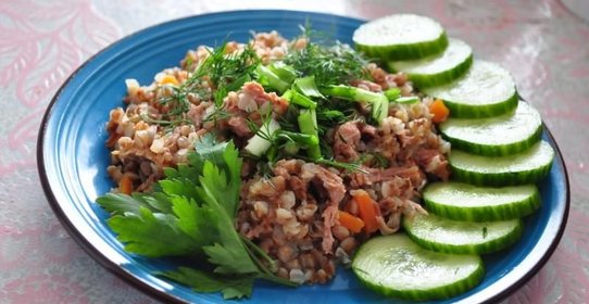 Гречка с тушеной ветчиной в мультиварке