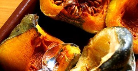 Запеченная тыква акорн с кленовым сиропом