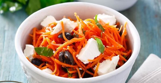 Средиземноморский салат из моркови