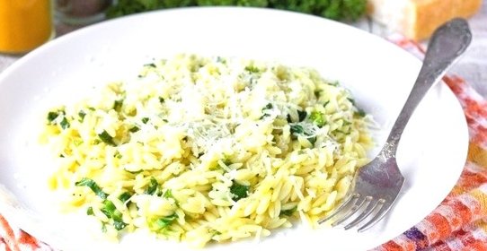 Паста ризони со шпинатом и сыром пармезан