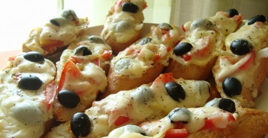 Пиццы на хлебе