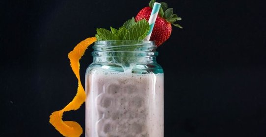 Мятно-клубничный коктейль