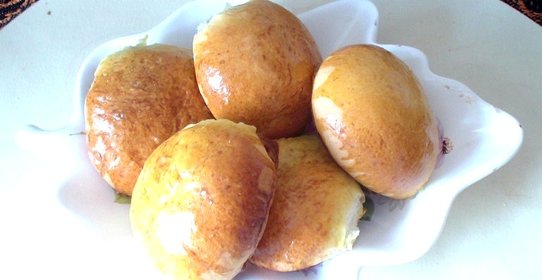 Пирожки со сливами