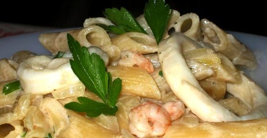 Паста с кальмарами