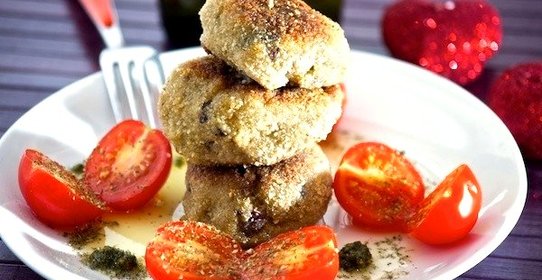 Котлетки из баклажанов с сырной начинкой