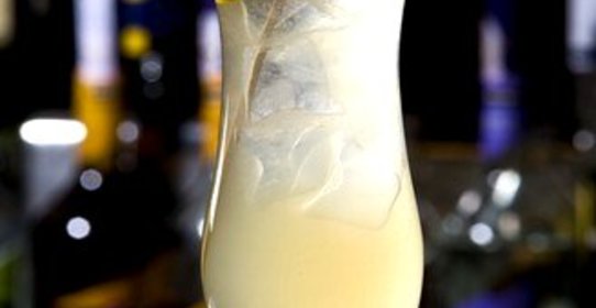 Ананасово-имбирный коктейль