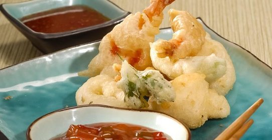 Овощи и морепродукты в темпуре