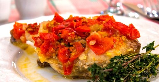 Цыплята с помидорами и вином