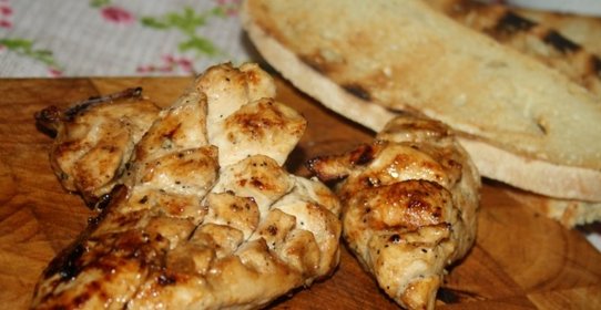 Курица-терияки на решетке на мангале