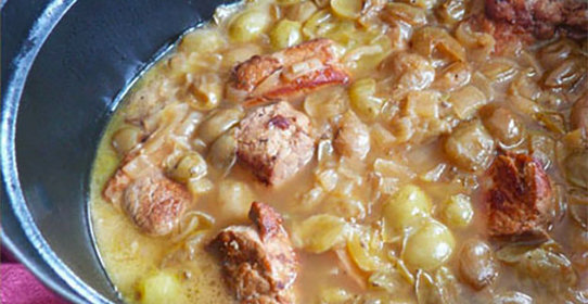 Свиная вырезка с имбирем и виноградом