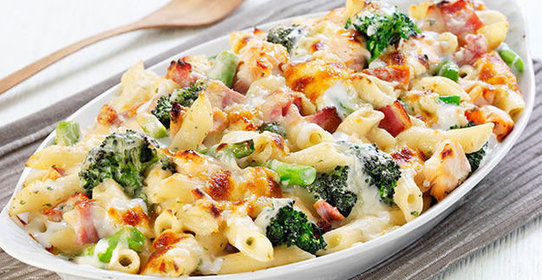Паста с сыром, ветчиной и брокколи