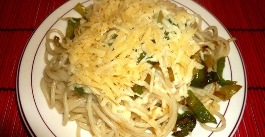 Макароны с болгарским перцем и сыром