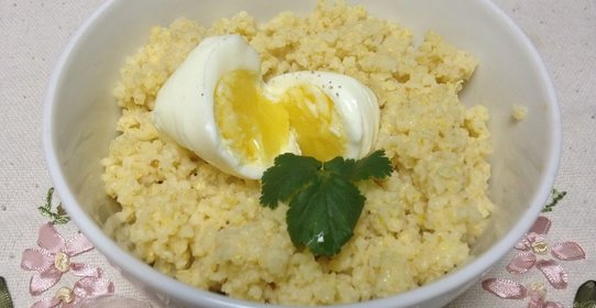 Пшенная каша с яйцом-пашот